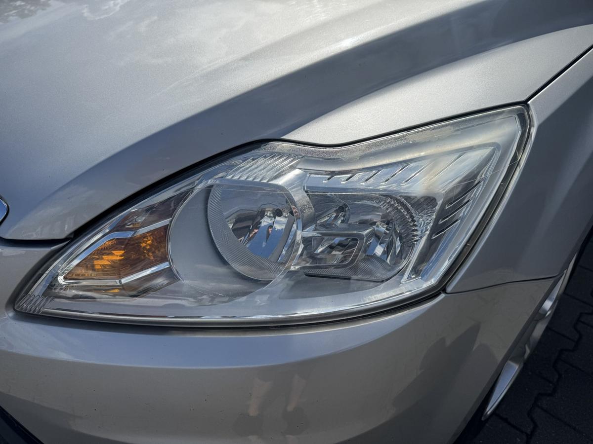 Ford Focus 2 original Scheinwerfer vorn links Halogen Facelift Bj.2009